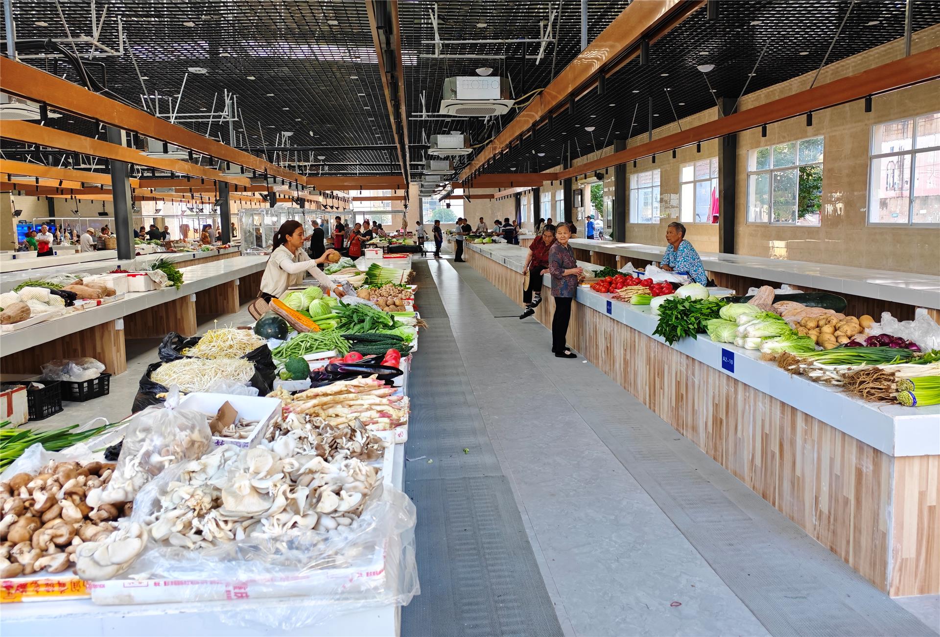 “菜籃子”拎出科技感！銅梁區(qū)大廟鎮(zhèn)農(nóng)副產(chǎn)品智慧交易中心讓群眾購物更舒心