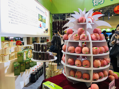 農(nóng)副產(chǎn)品展臺 連接田園與餐桌的橋梁